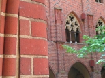 Pod lup - zamek krzyacki w Malborku