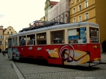 Punkt informacji Turystycznej w zabytkowym tramwaju na Rynku w Jeleniej Grze