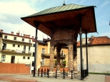 Bima pozostao po starej synagodze w Tarnowie.