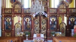 Murowana cerkiew greckokatolicka p.w. w. Piotra i Pawa i koci rzymskokatolicki p.w. Objawienia Paskiego wzniesiona w latach 1872 - 1879.