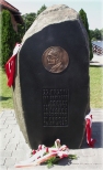 Obelisk upamitniajcy wizyt I. Mocickiego w Nadolu