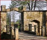 Zamek w Suchej Beskidzkiej - park zamkowy