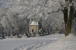 Cmentarz parafialny w Husowie, widok zim
