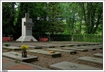 Sawno - nagrobki onierzy na cmentarzu parafialnym
