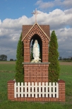 Strzakw - kapliczka przed cmentarzem