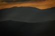 Górskie kontury przy zachodzie śłońca