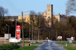 Ratno Dolne - zamek rycerski na wzgrzu