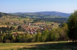 Panorama Zwardonia na tle Baraniej Gry.