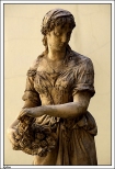 Kalisz - oryginał marmurowego posągu Flory w patio kaliskiego ratusza