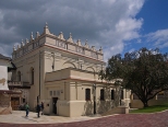 Zamo. Synagoga zbudowana w stylu manierystycznym, obecnie muzeum.