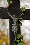 Kalwaria Pakoska. Krzyż na cmentarzu
