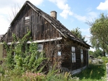 Drewniany dom w okolicach wsi Przerb.