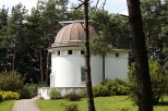 Piwnice - pawilon obserwacyjny w parku Centrum Astronomii UMK