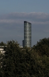 Budynek Sky Tower widziany z ul. Inynierskiej.