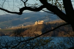 Widok na zamek w Czorsztynie od strony Niedzicy