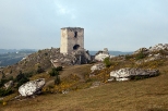 ruiny zamku z XIV w. - baszta Starościńska