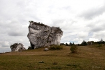 skalne ostańce przy zamku w Mirowie