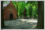 Pozna - zabytkowy cmentarz parafialny przy ul. Nowina 1 _ neoromaska kaplica w. Barbary