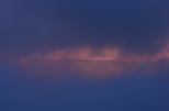 Mglisty wschód słońca w Rudawach Janowickich