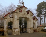 rokokowa brama cmentarna z 1906 roku