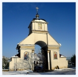 dzwonnica cerkwi i brama cmentarna