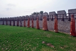 Zamek w Szydowie-mury obronne