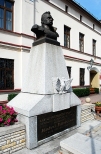 Olkusz. pomnik J. Piłsudskiego.