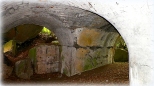 Wdrowanie w podziemiach ruin II fortu Twierdzy Osowiec...