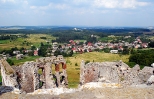 Widok z ruin zamku w Ogrodzieńcu na Jurę.