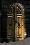 Drzwi do podziemi kocioa w. Krzya w Warszawie