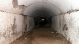 Gwny korytarz w schronie trzecim fortu zarzecznego Twierdzy Osowiec...
