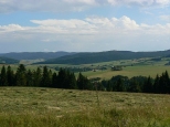 Widok z góry Piorun 743 m.npm. w stronę Mochnaczki.