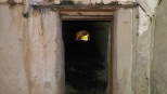 Jeden z tajemniczych tuneli w podziemiach drugiego schronu fortu zarzecznego....
