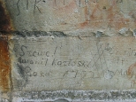 Ryty na ścianie młodzawskiego kościoła