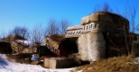 Ruiny centralnego schronu fortu zarzecznego zim ...