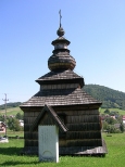 Drewniana kaplica cmentarna w Łosiu.