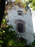 Zamek Tęczyn  Tenczyn  położony we wsi Rudno