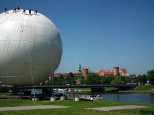 czyszczenie balonu na tle Wawelu