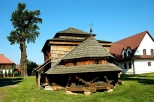 Drewniana, opuszczona cerkiew w Rudce