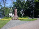 Mysowice-Pomnik ks. Augusta Kardynaa Hlonda na Placu Wolnoci.