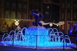Warszawska Syrenka skąpana w blasku świątecznej iluminacji
