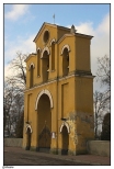 Goliszew - dzwonnica przy kościele