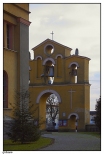 Goliszew - dzwonnica przy kościele parafialnym Niepokalanego Poczęcia NMP