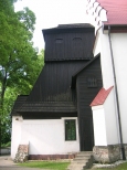 Drewniana dzwonnica kocioa Wszystkich witych w Rudawie.