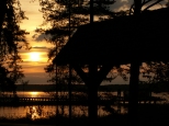 Bulwary nad jeziorem Necko o zachodzie słońca...
