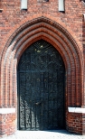 Opole. Katedra Podwyszenia Krzya wietego. Zabytkowe drzwi.