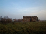 Ruiny kościoła gotyckiego p.w. św. Jana Chrzciciela z XIII w.