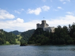 Widok na zamek w Niedzicy z Jeziora Czorsztyskiego