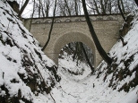Most czcy dwie czci cmentarza. Kazimierz Dolny