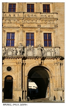 Zamek w Brzegu - wieża bramna